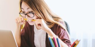 Analiza kosztów sprzedaży w kontekście różnych modeli biznesowych