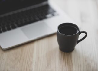 Ile godzin dziennie można pracować przy komputerze? Ile godzin dziennie można pracować przy komputerze?