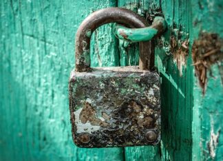 Jak można zwiększyć bezpieczeństwo pracując na komputerze? Jak można zwiększyć bezpieczeństwo pracując na komputerze?