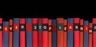 Czym różni się kształcenie tradycyjne od kształcenia prowadzonego w systemie edukacji alternatywnej?